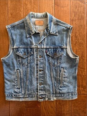 VINTAGE Levi's Blue Denim Sleeveless Vest